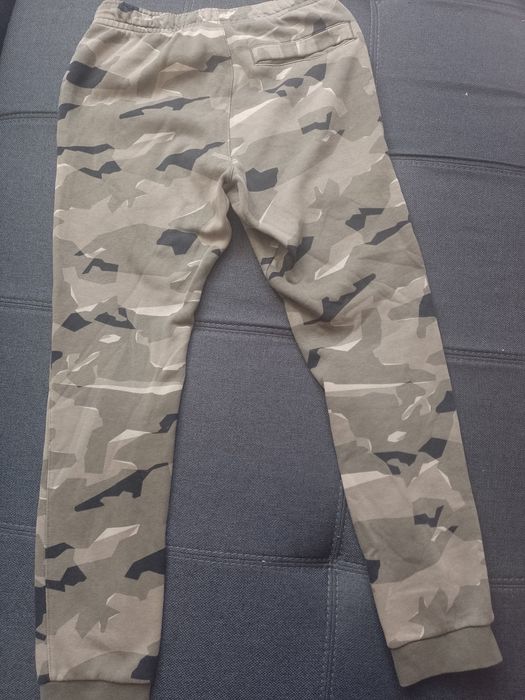 Pantaloni Nike  army