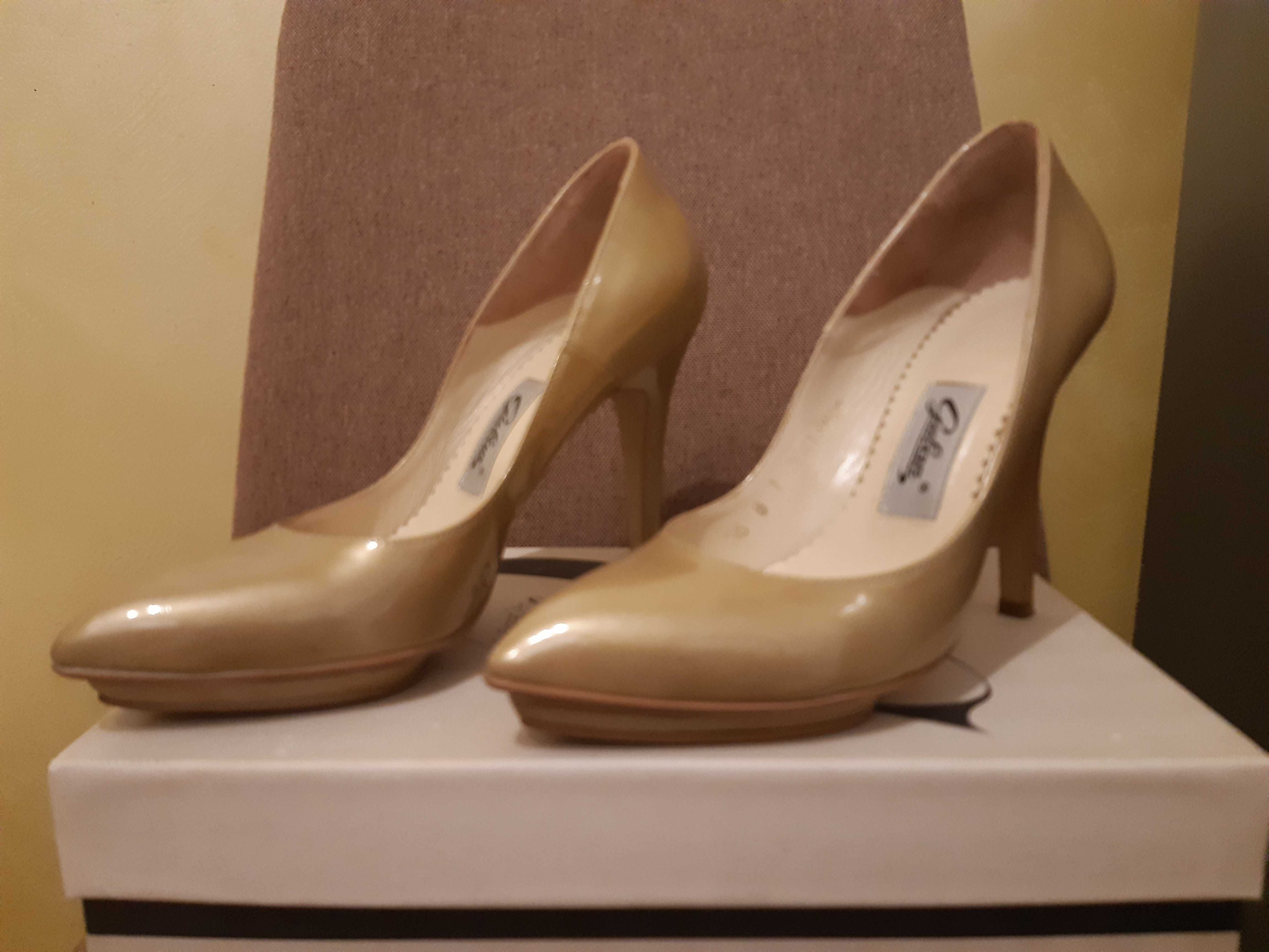 Pantofi dama Guban, m 36  , piele naturala , impecabili, o purtare