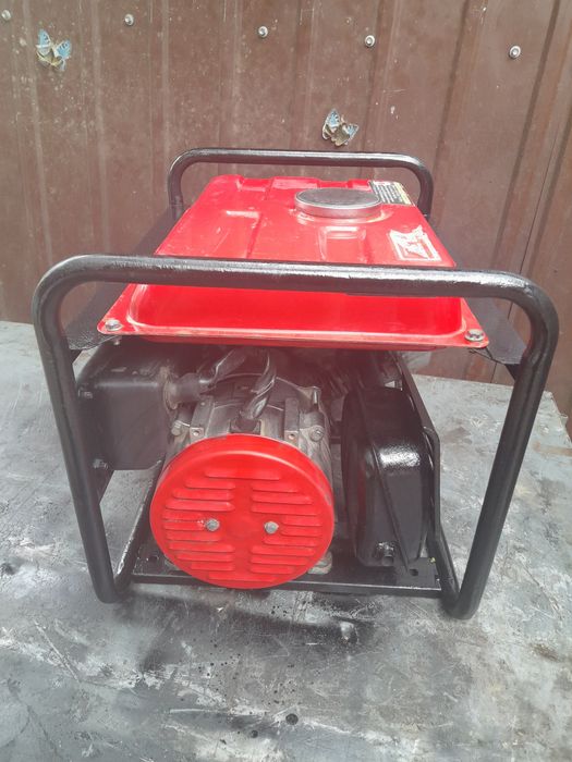 Vând sau schimb generator 4 timpi