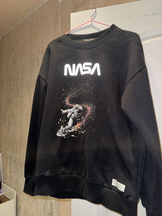 Svitshot Terra pro brendiga tegishli