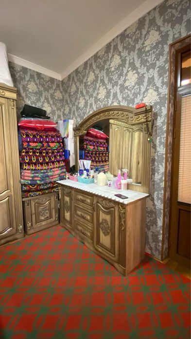 спални мебел сотилади