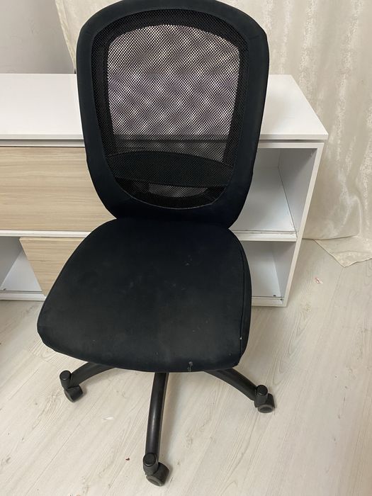 Birou cu spatiu depozitare forma L