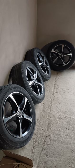 Jante în 4 prezoane aliaj 16 cu cauciuc Bridgestone