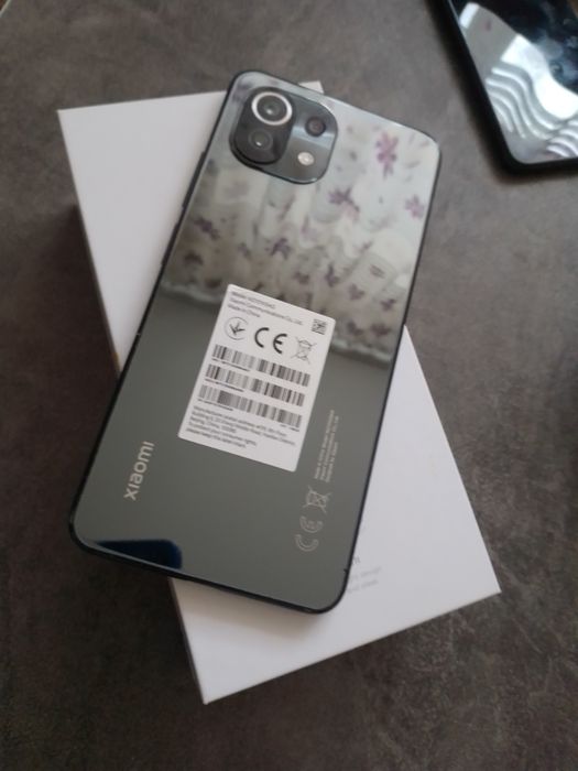 Продам Xiaomi MI 11 lite