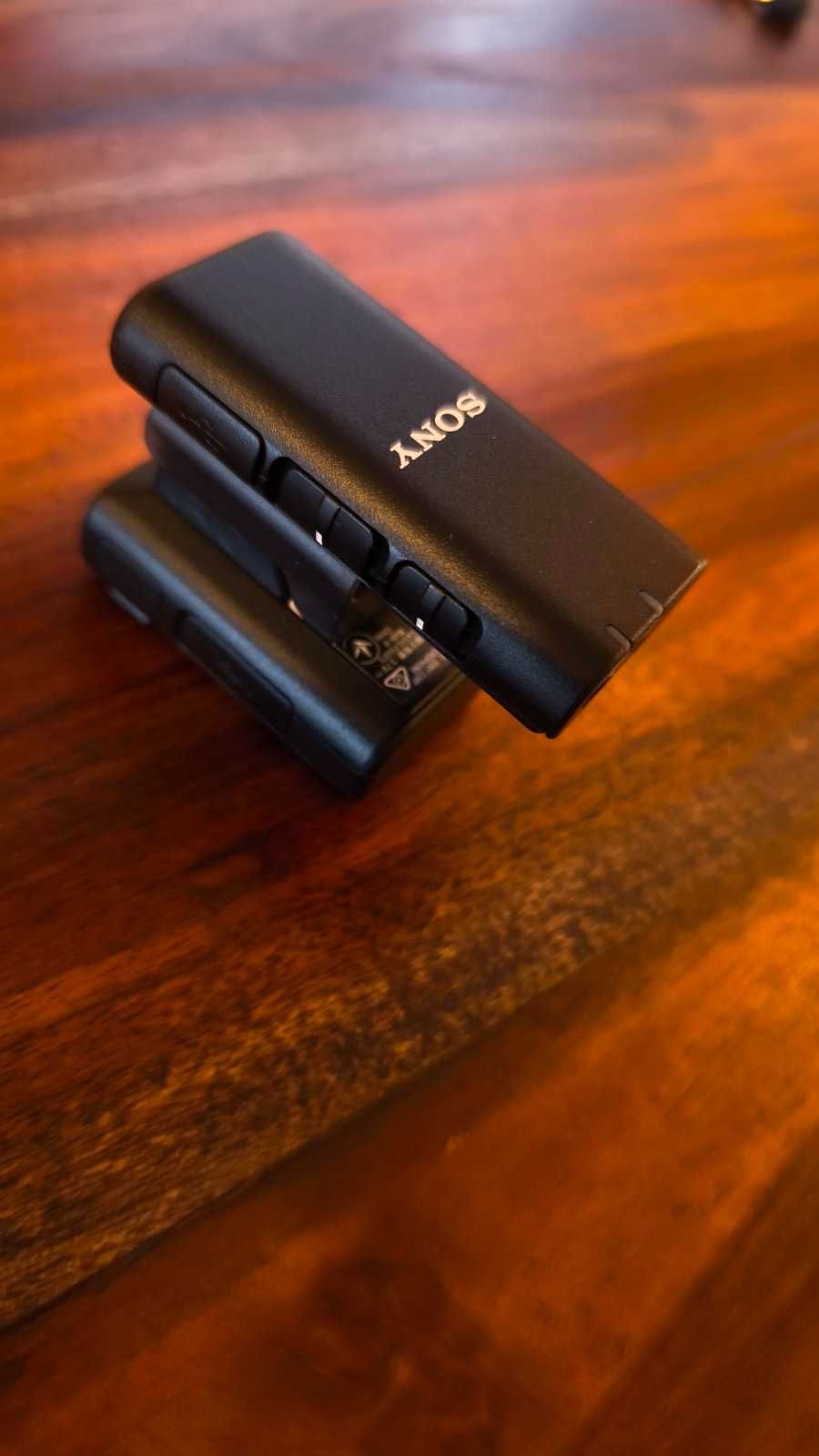 Комплект фотоапарат за влогинг Sony ZV-1 + аксесоар Sony GP-VPT2