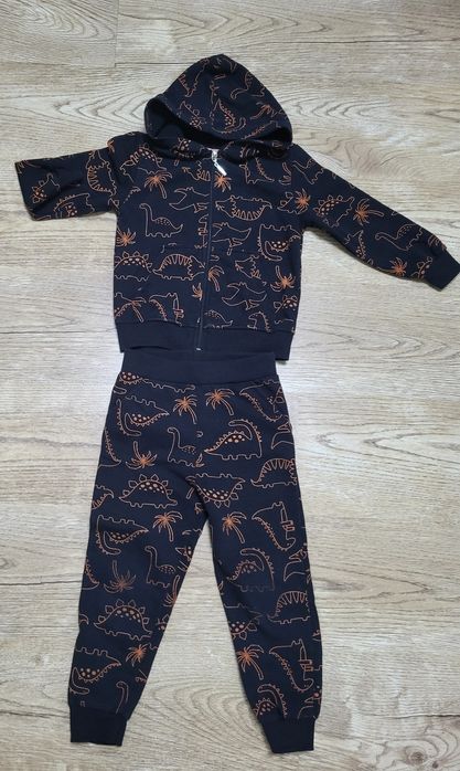 Костюмы спортивные