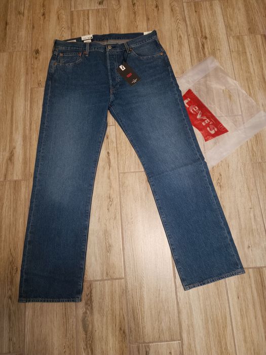 Blugi Levi's nou original