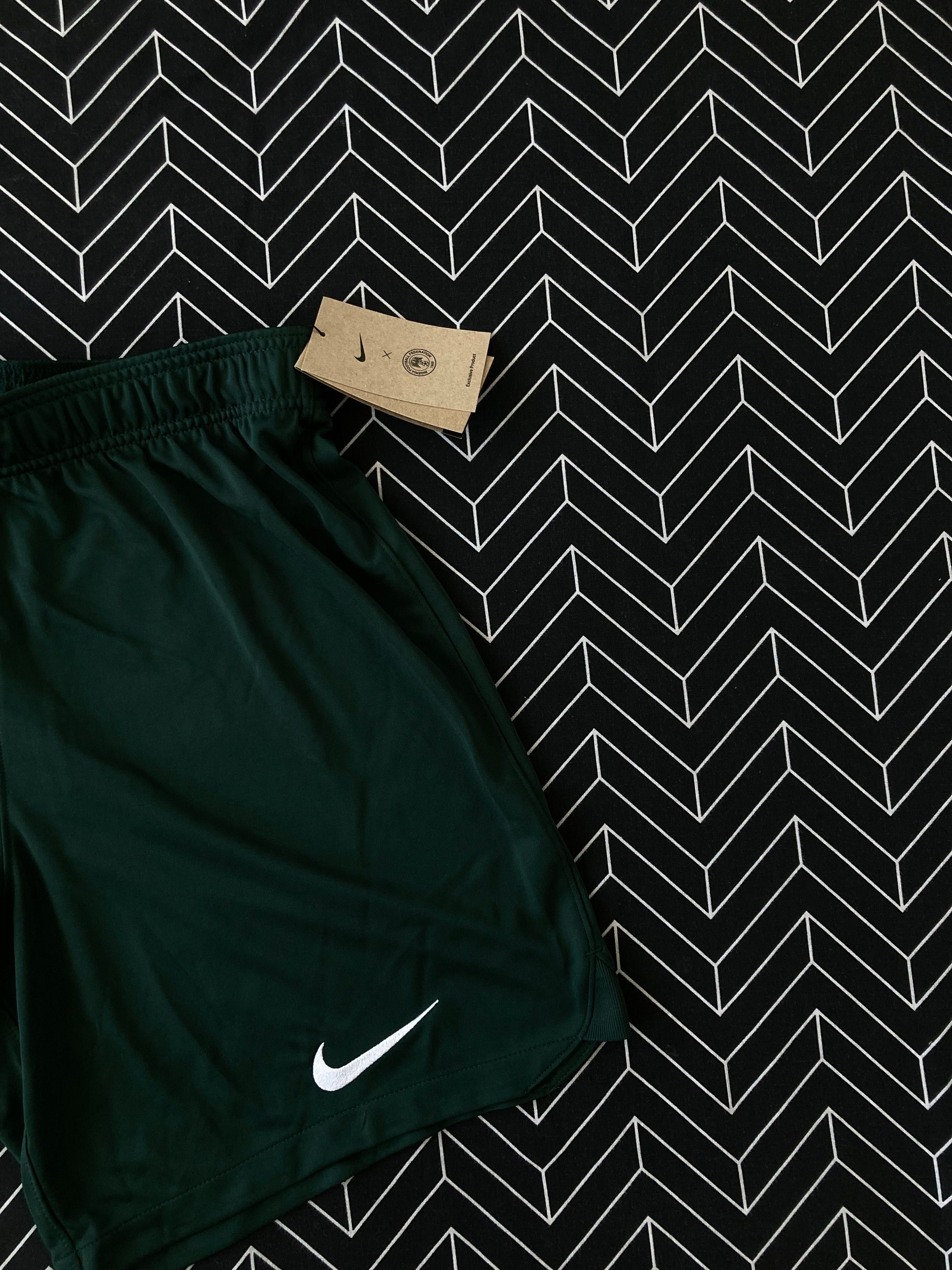 Pantaloni Nike Nigeria