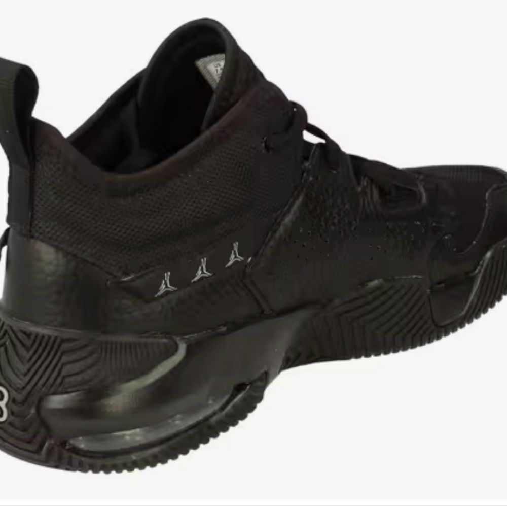 Чисто нови маратонки Jordan Stay Loyal 2