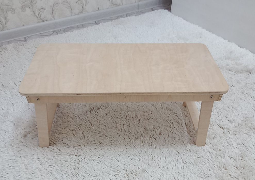 Продам мини-столик для постели