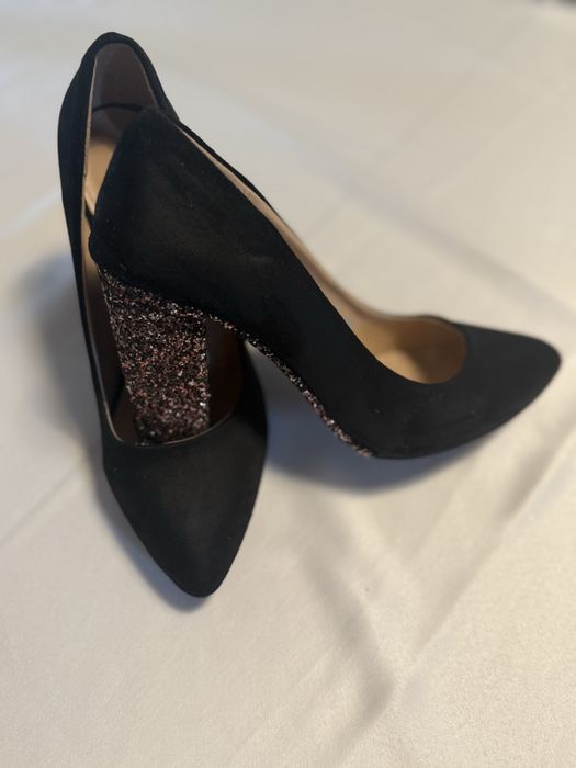 Pantofi eleganți cu toc cu sclipici, mărimea 36, stare excelentă
