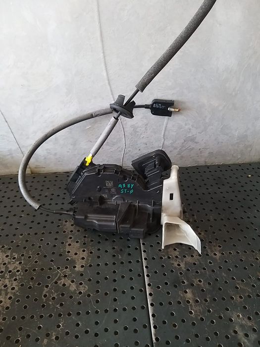 Broasca usa stanga fata audi a3 8y b5c5tb837015c
