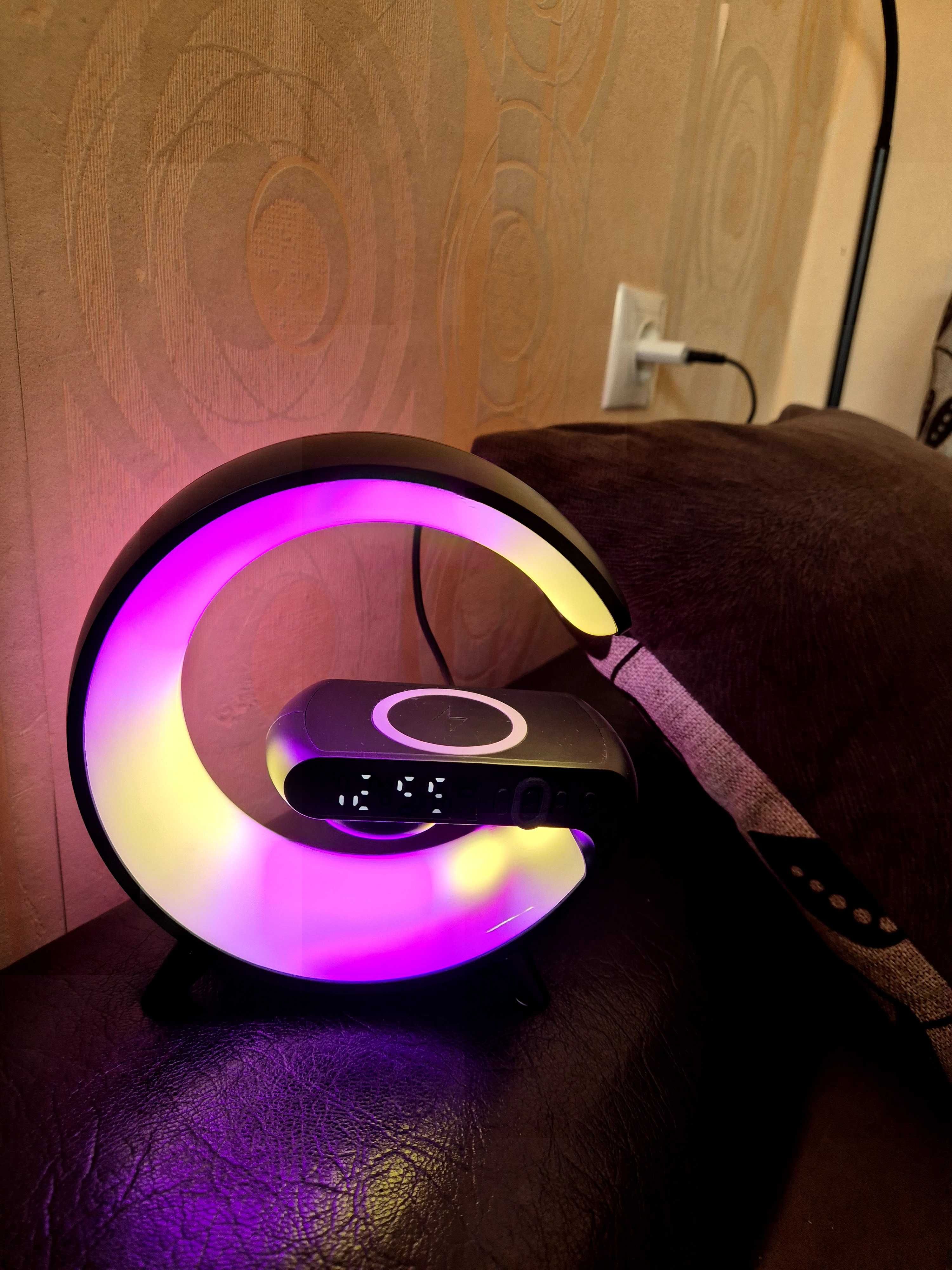 Интелигентна LED лампа и безжично зарядно устройство Bluetooth