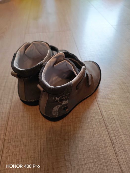 De vânzare încălțăminte pentru băieți mărimea 28 marca D,D,Step