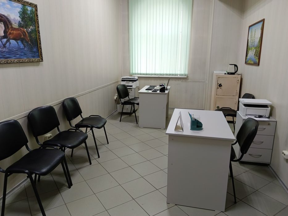 Продам офисную мебель, принтер и сейф