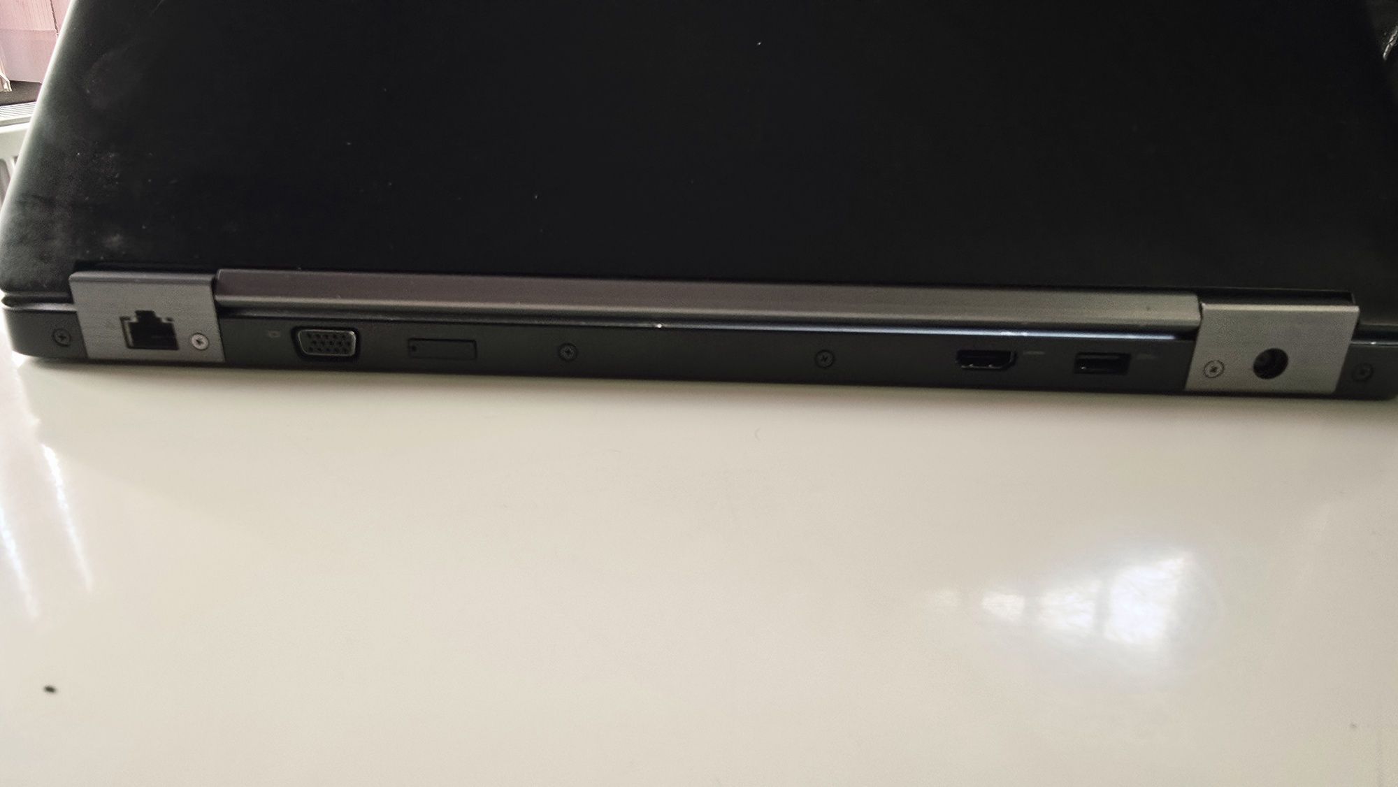 Laptop DELL Latitude E5570, i5 6440, hdd 512 GB, 8 ram, 2 GB video AMD