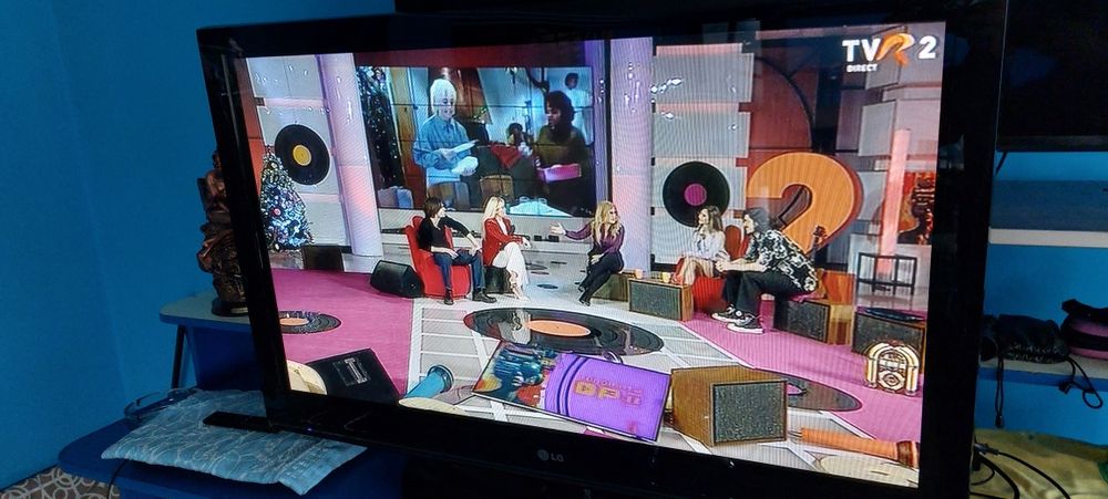 Televizor LG diagonala  107