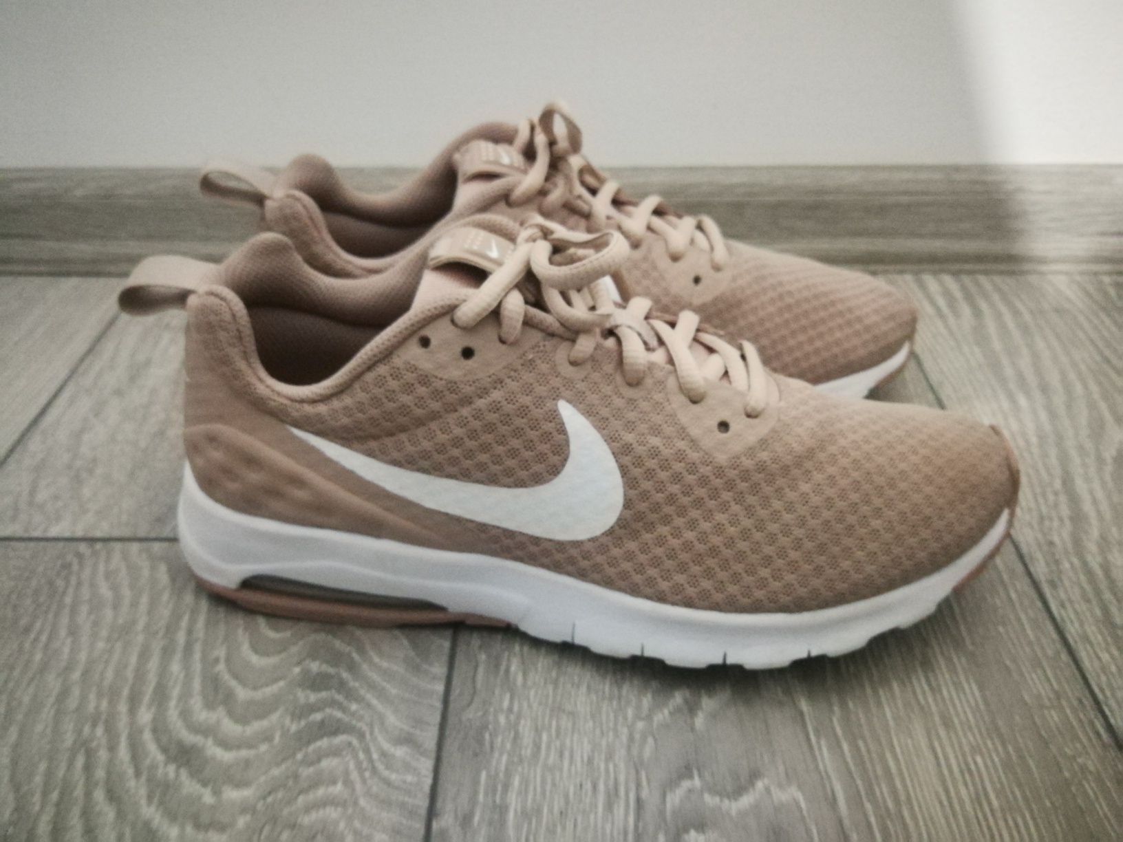 Маратонки Nike Air Max Motion