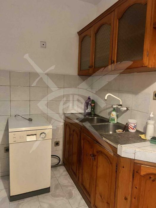 Дава се под наем Четиристаен апартамент в Варна, Автогара - 100 кв.м за 600 € - Снимка #3