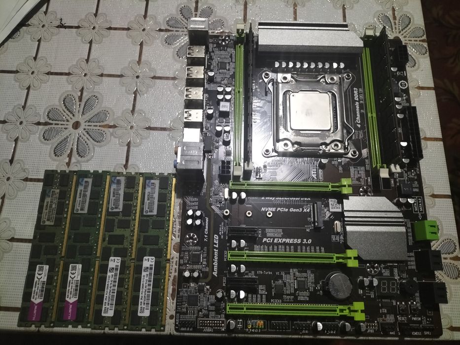 Продам комплект + 4 плашки и крепление кулера в подарок