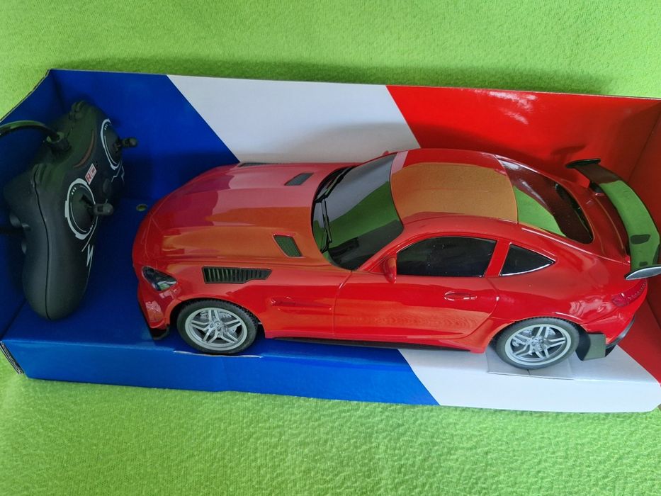 Кола Mercedes - радиоуправляема