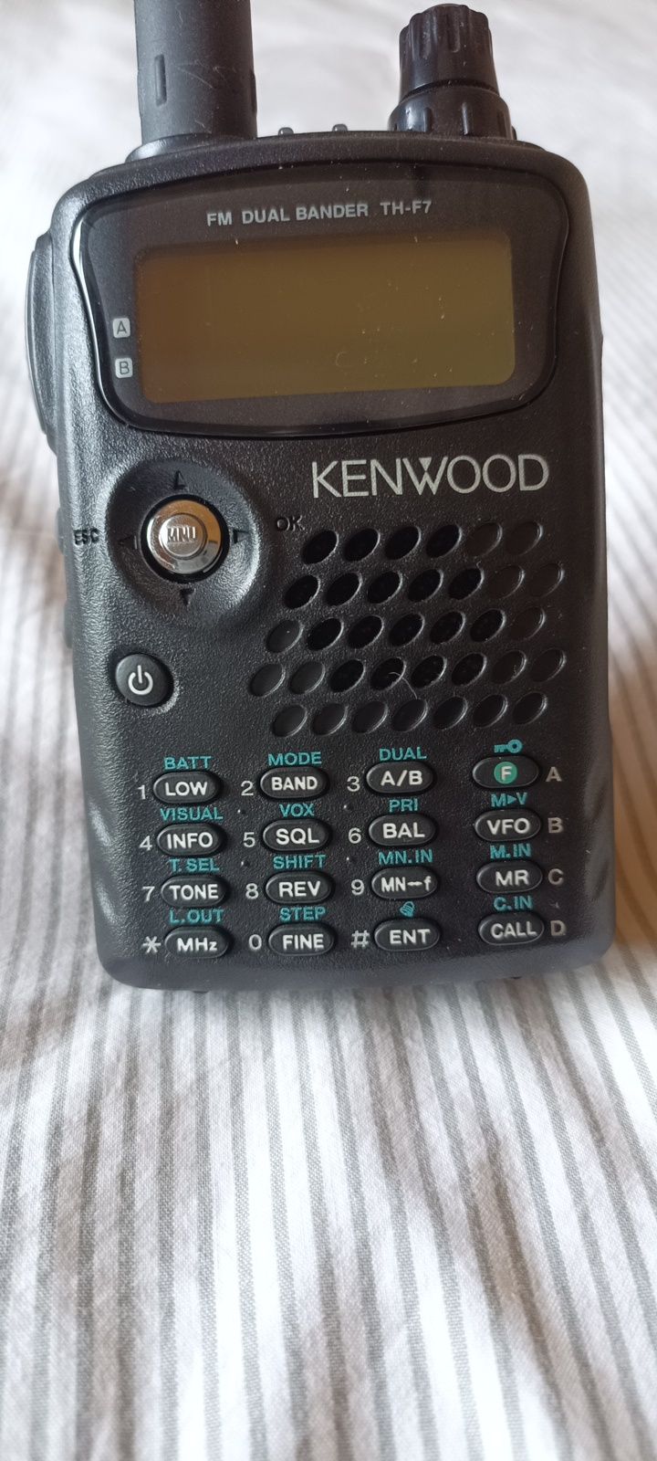 Kenwood TH F7 statie radioamator
