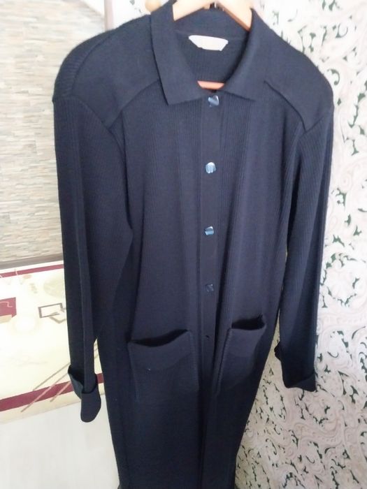 Женские вязаный кардиган.и удлинённый безрукавка.