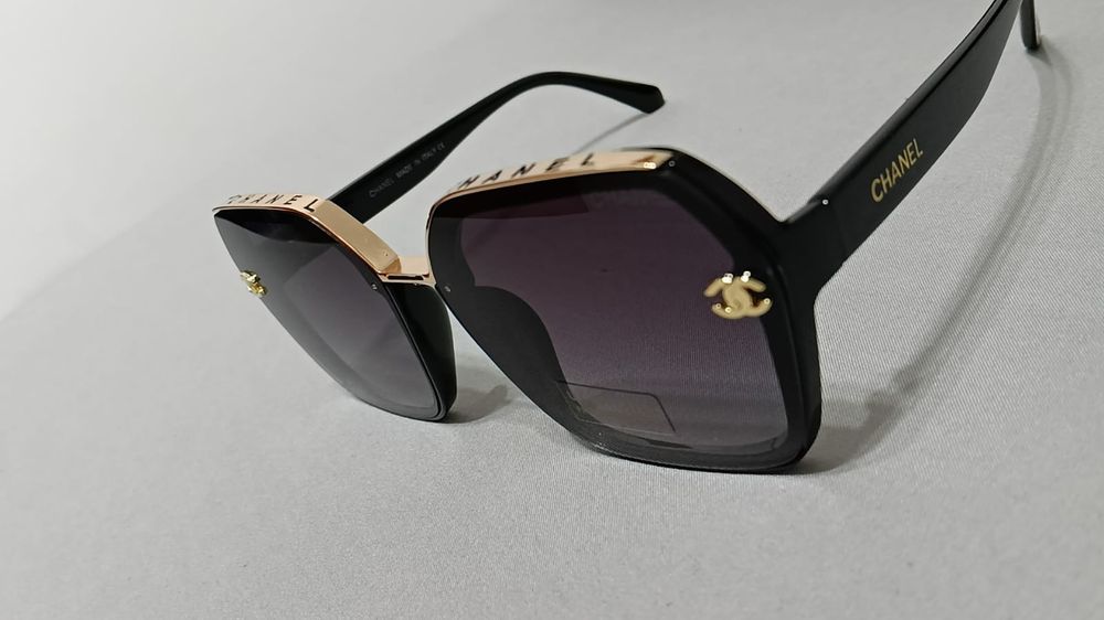 Ochelari de soare noi