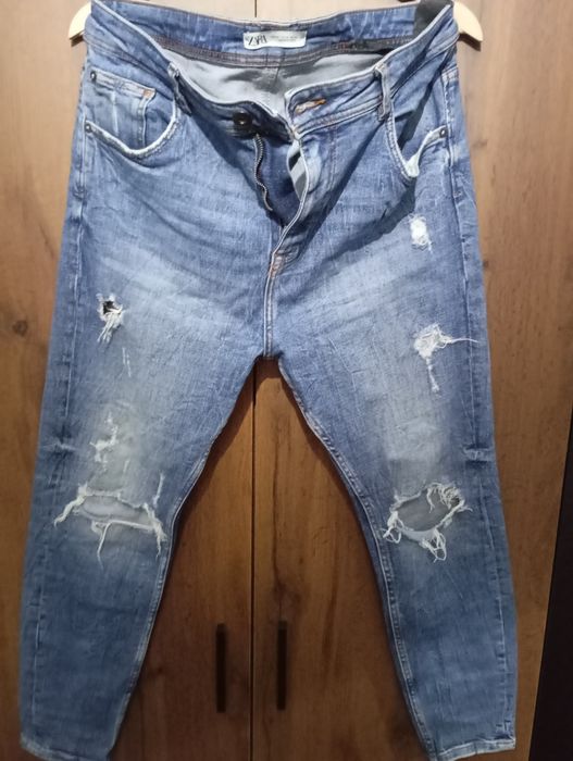 Мъжки маркови дънки .