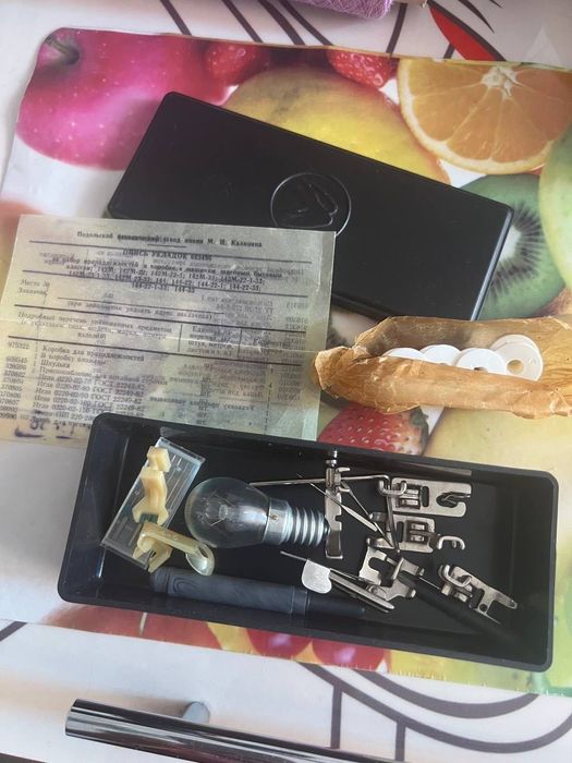 Принадлежности к швейной машинке