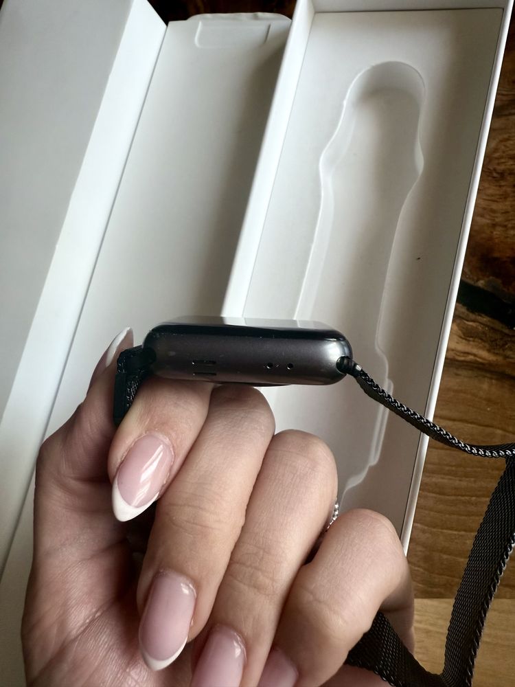 Apple Watch 3 42mm GPS graphite 5 каишки подарък