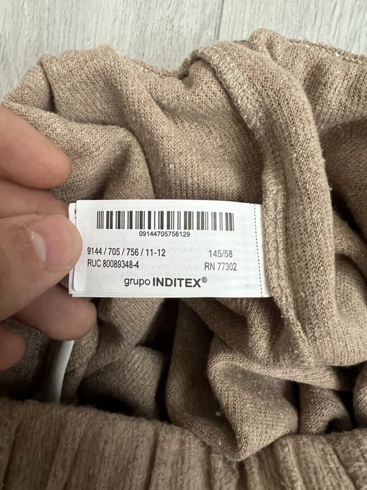 Pantaloni femei Zara