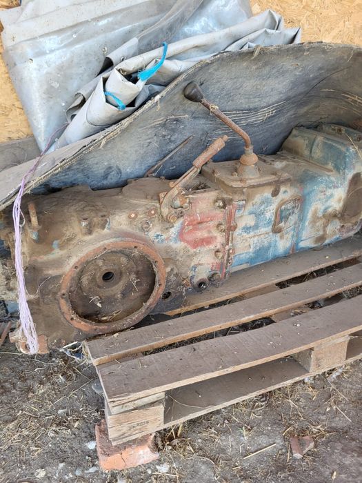 Punte tractor spate si cutie Utb 445 4x2