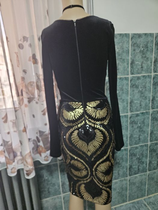 Rochie de seară din catifea si paiete