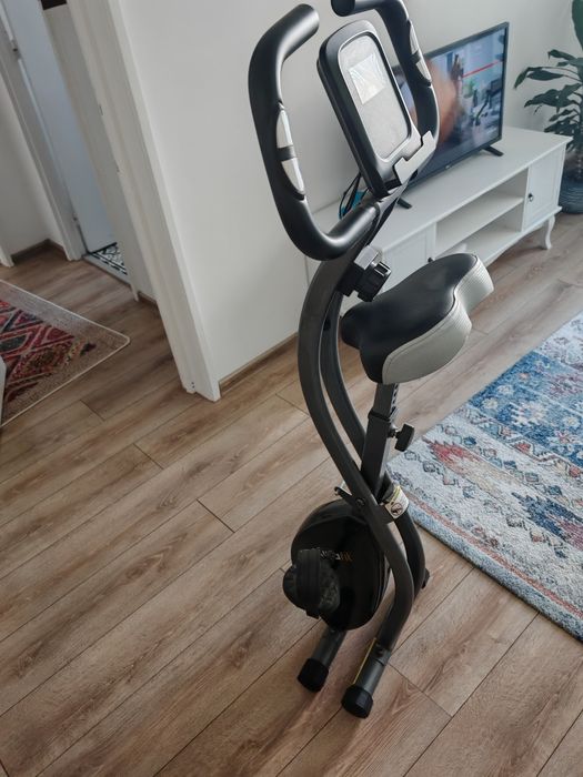 Bicicleta fitness pliabilă
