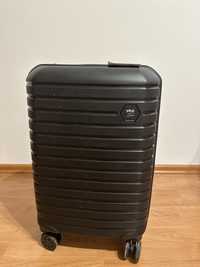 Продам новый чемодан POLO
