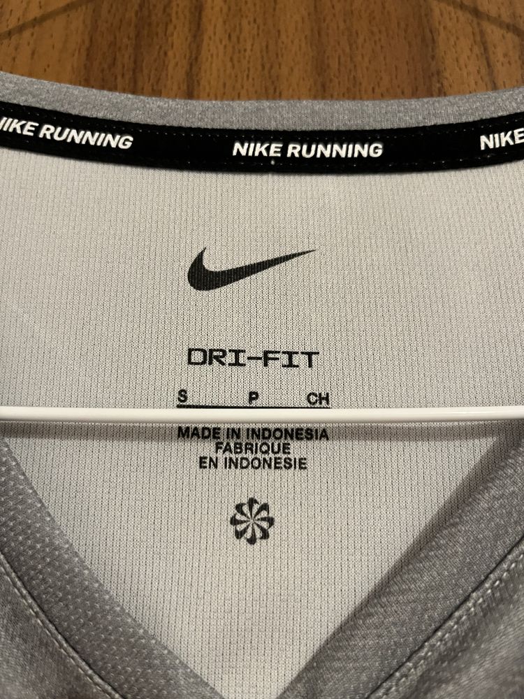 Tricou Nike Dri-Fit mărimea S
