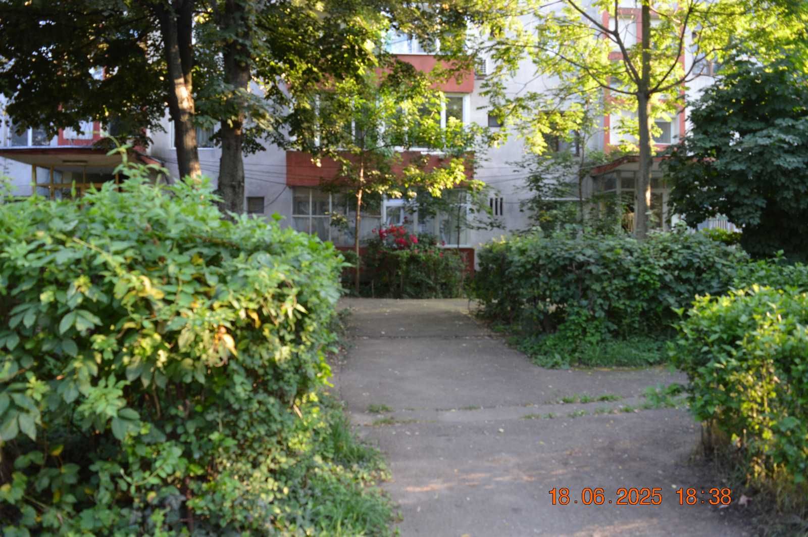 Vand apartament 2 camere, zona Cina, 46.000 eu, negociabil