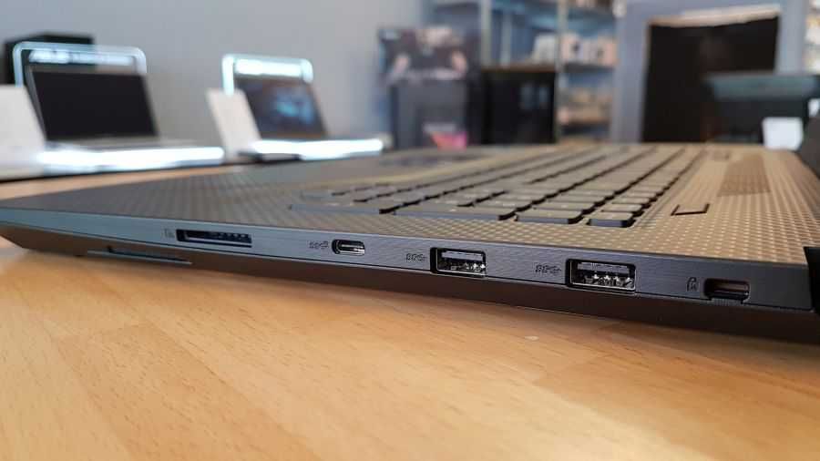 Asus ROG Strix GL703G Scar edition 17.3" Intel i7-8750H GTX1070