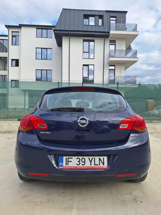 Opel Astra J hatchback - An 2012 - 1.3 CDTI – 198.000 km