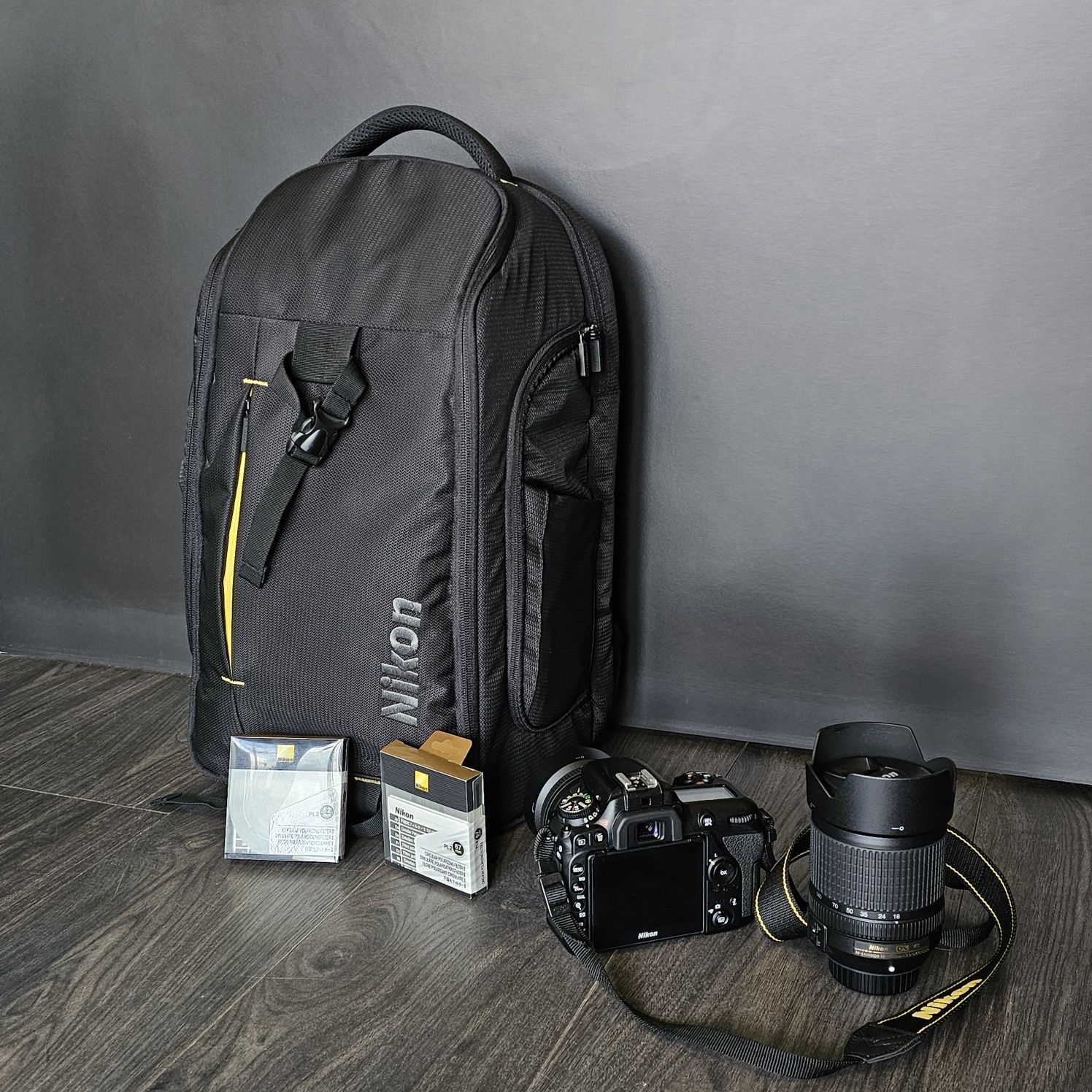 Amanet F28: Nikon D7500 + Obiectiv 18-140, 35mm 1.8G + Rucsac (P)