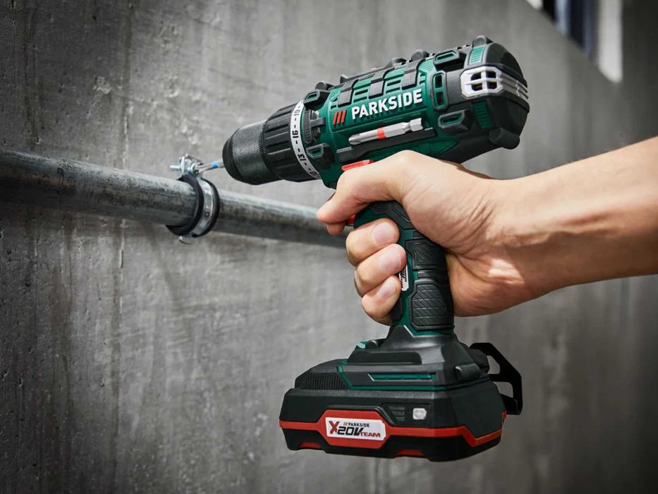 Нов Акумулаторен Винтоверт с Куфар СЕТ и 2 броя батери 20v 2Ah