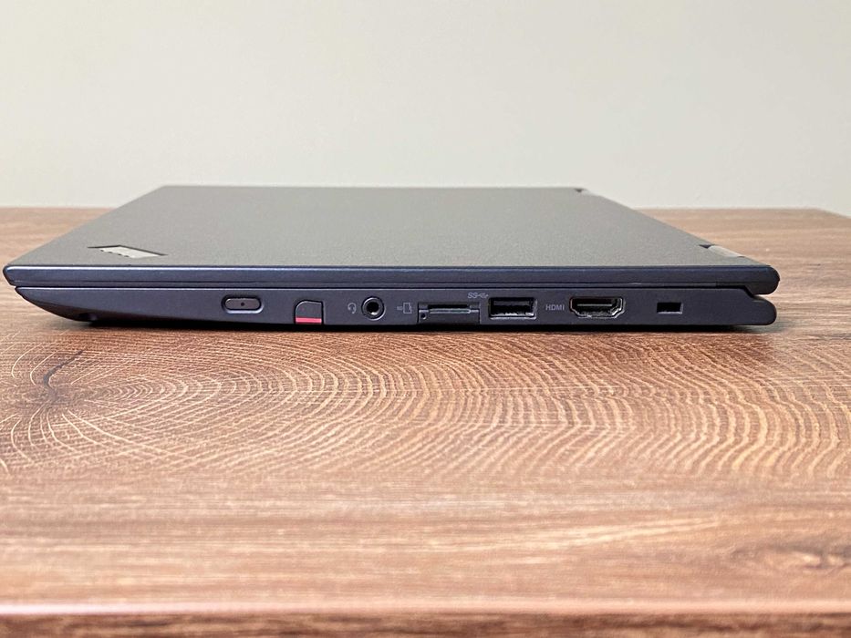 Лаптоп Lenovo Yoga X380, i5-8250U, 8 GB, 256GB NVME SSD, 13.3" FullHD