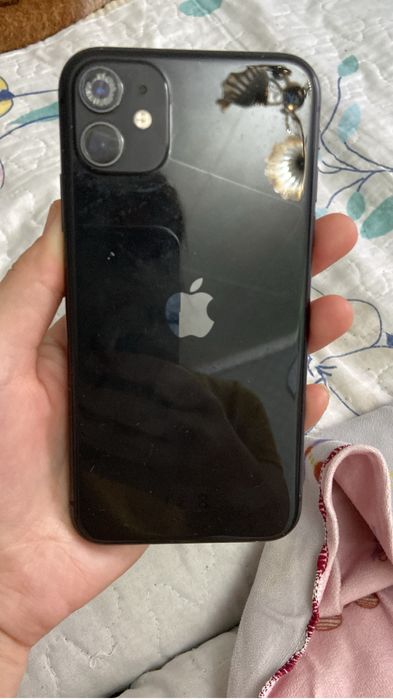 Продам 11 айфон