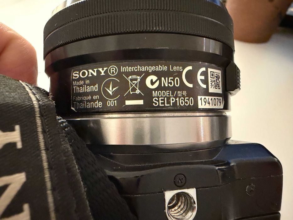 Фотоапарат Sony Nex 5R 16.1MP + Обектив Sony SEL20F28 - E 20mm F2.8