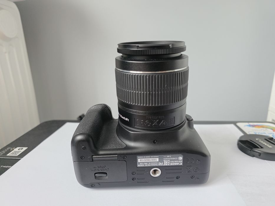 Aparat foto DSRL Canon 4000D Cu Obiectiv E-FS 18-55mm Stare Excelenta