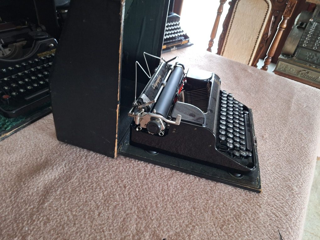 Masina de scris veche, Olympia