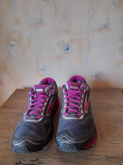 BROOKS gore tex маратонки 39 номер.