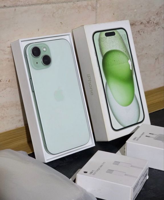Vand / Schimb IPhone 15 Green 128 GB Impecabil