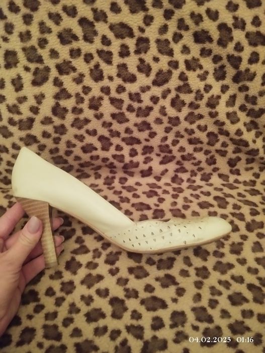 Продается женские туфли чисто кожа
